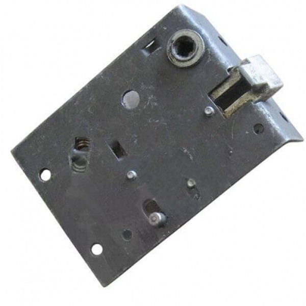 Замок дверей ЮМЗ (правий) 45-6709010
