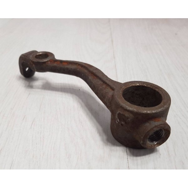 Важіль кришки блокування ЮМЗ (тяги) 40-2409049